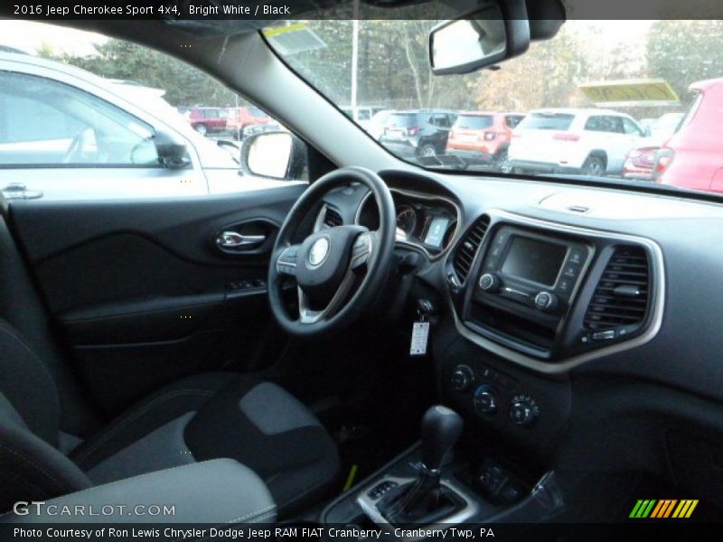 Bright White / Black 2016 Jeep Cherokee Sport 4x4