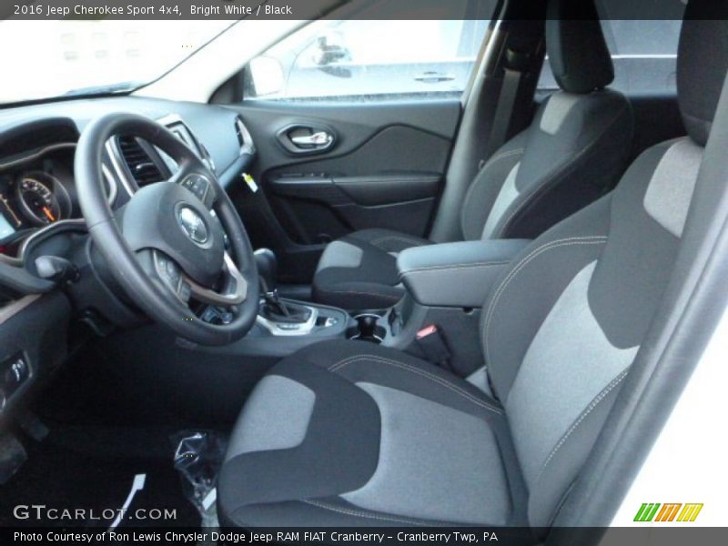 Bright White / Black 2016 Jeep Cherokee Sport 4x4