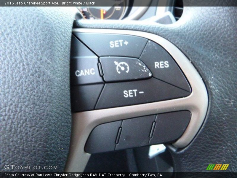 Bright White / Black 2016 Jeep Cherokee Sport 4x4