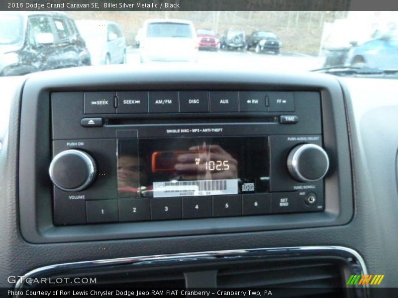 Billet Silver Metallic / Black 2016 Dodge Grand Caravan SE