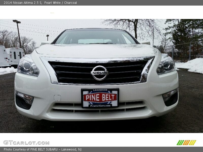 Pearl White / Charcoal 2014 Nissan Altima 2.5 S