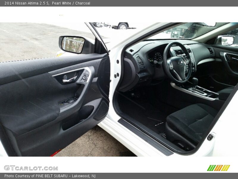 Pearl White / Charcoal 2014 Nissan Altima 2.5 S