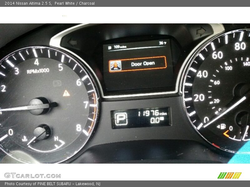 Pearl White / Charcoal 2014 Nissan Altima 2.5 S