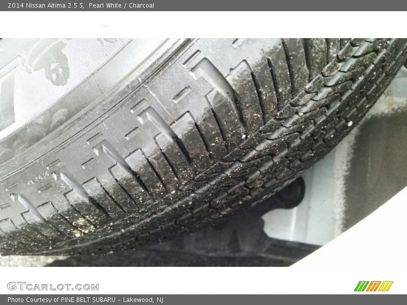 Pearl White / Charcoal 2014 Nissan Altima 2.5 S