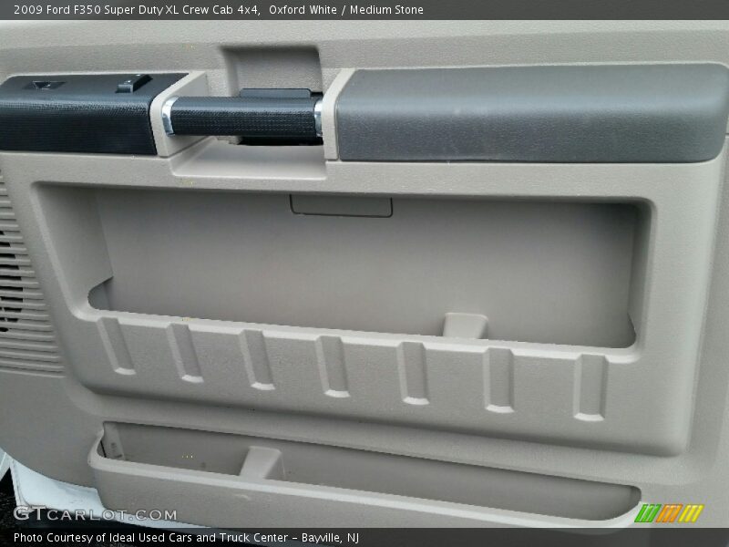 Oxford White / Medium Stone 2009 Ford F350 Super Duty XL Crew Cab 4x4