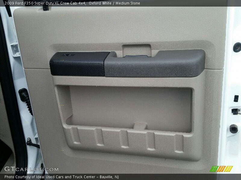Oxford White / Medium Stone 2009 Ford F350 Super Duty XL Crew Cab 4x4