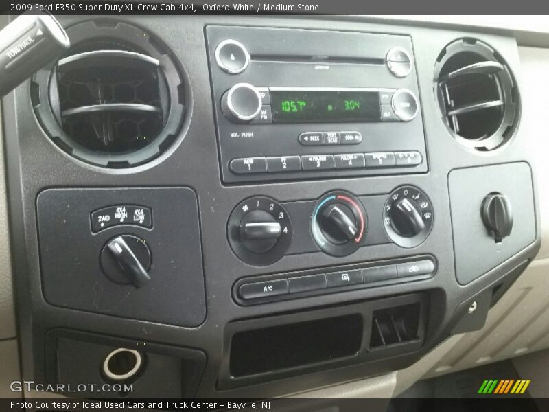 Oxford White / Medium Stone 2009 Ford F350 Super Duty XL Crew Cab 4x4