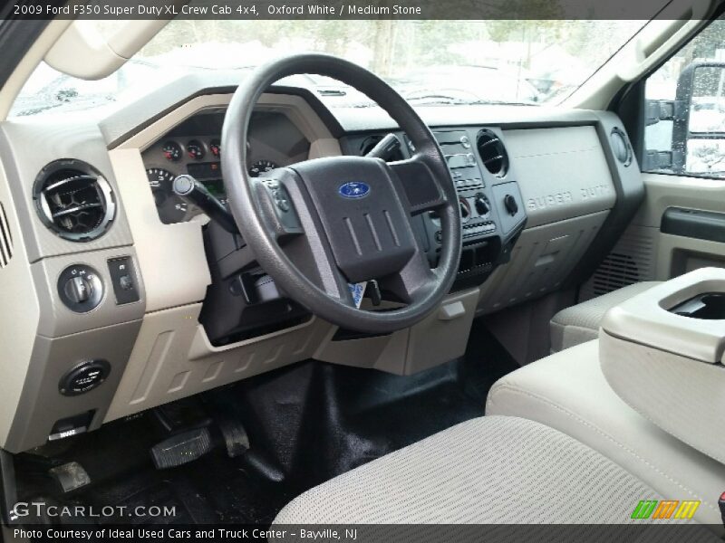 Oxford White / Medium Stone 2009 Ford F350 Super Duty XL Crew Cab 4x4