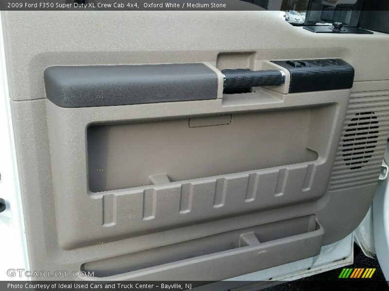 Oxford White / Medium Stone 2009 Ford F350 Super Duty XL Crew Cab 4x4