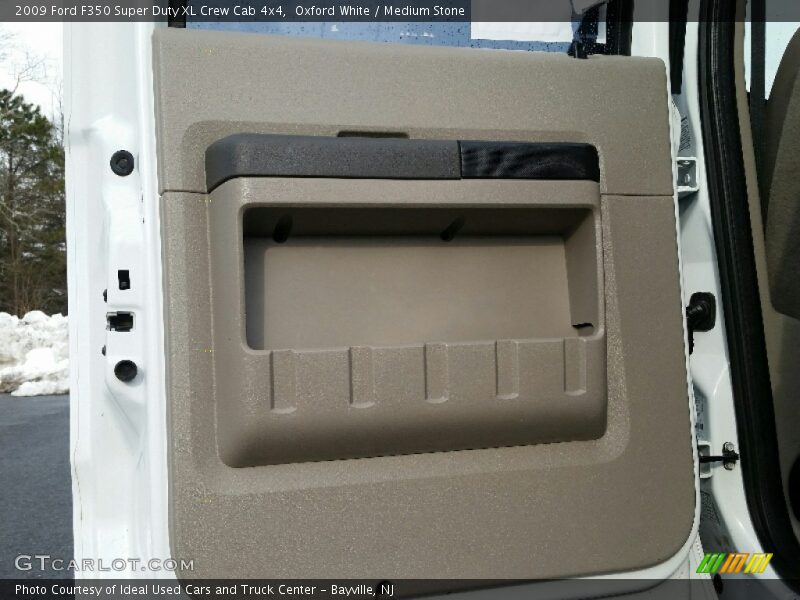 Oxford White / Medium Stone 2009 Ford F350 Super Duty XL Crew Cab 4x4