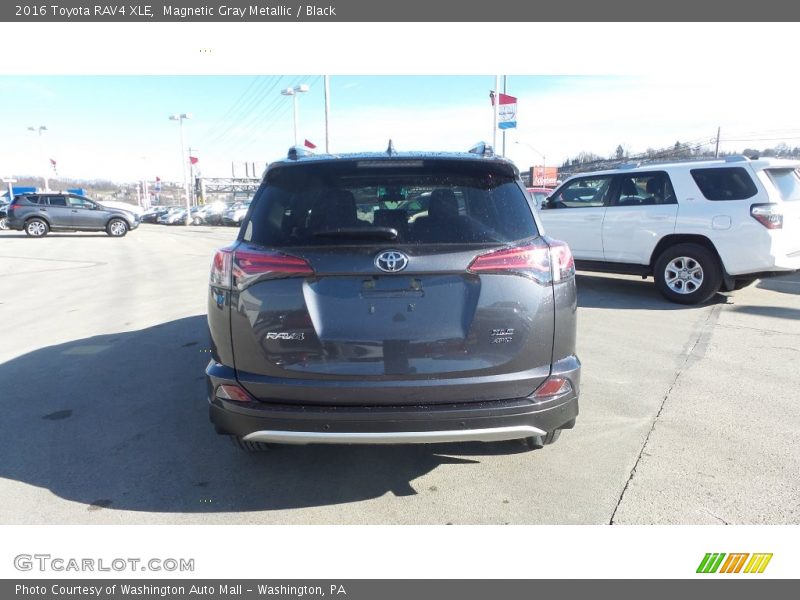 Magnetic Gray Metallic / Black 2016 Toyota RAV4 XLE