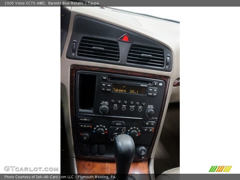 Barents Blue Metallic / Taupe 2005 Volvo XC70 AWD