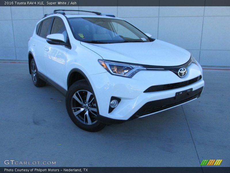 Super White / Ash 2016 Toyota RAV4 XLE