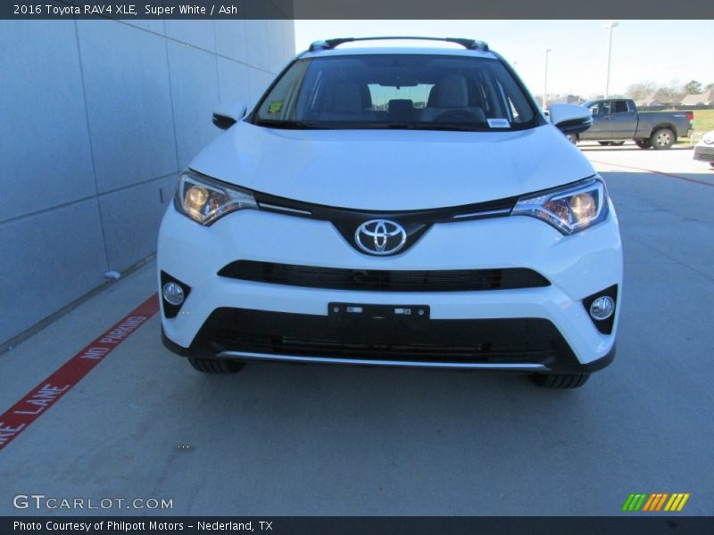 Super White / Ash 2016 Toyota RAV4 XLE