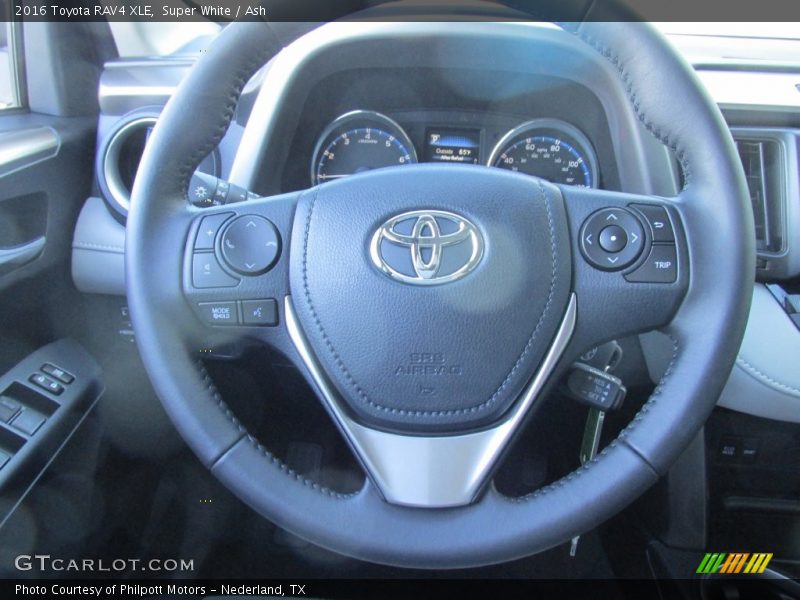 Super White / Ash 2016 Toyota RAV4 XLE