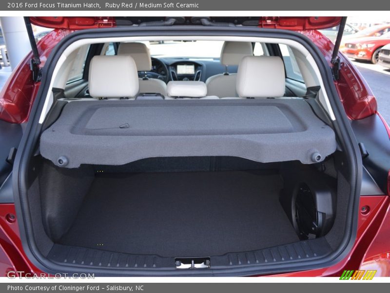  2016 Focus Titanium Hatch Trunk