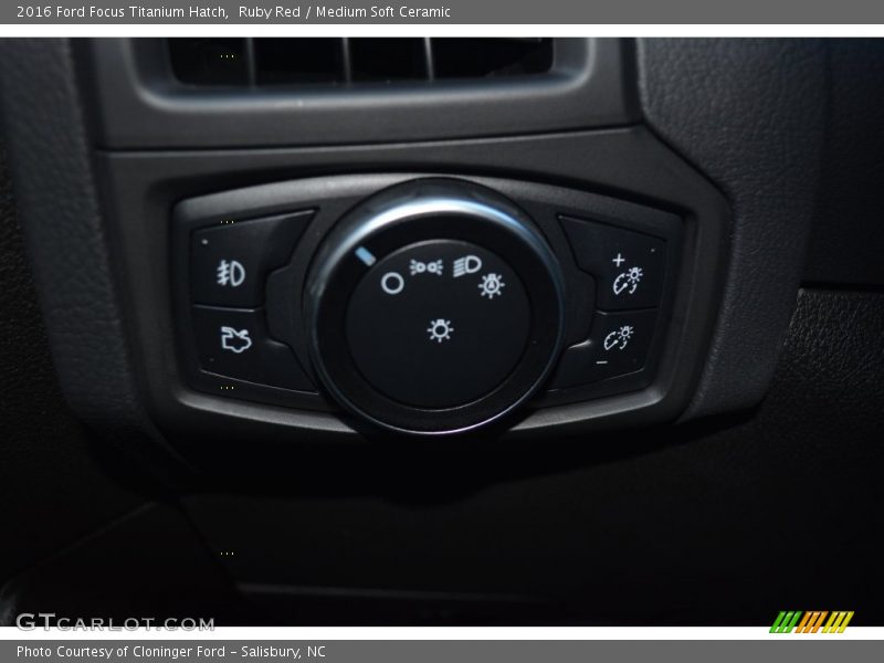 Ruby Red / Medium Soft Ceramic 2016 Ford Focus Titanium Hatch