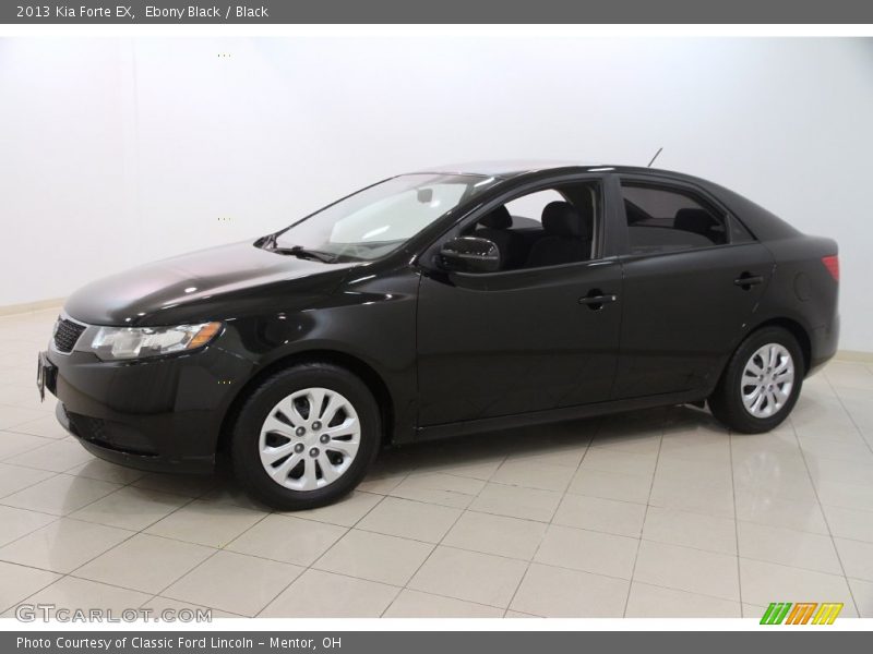 Front 3/4 View of 2013 Forte EX