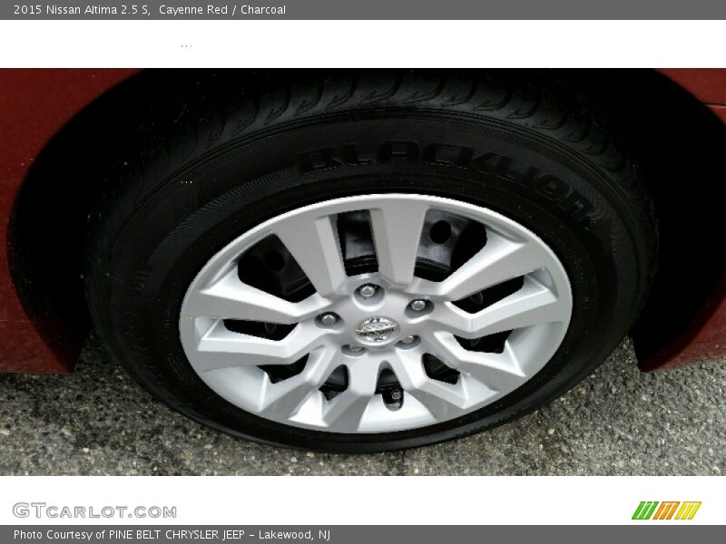 Cayenne Red / Charcoal 2015 Nissan Altima 2.5 S