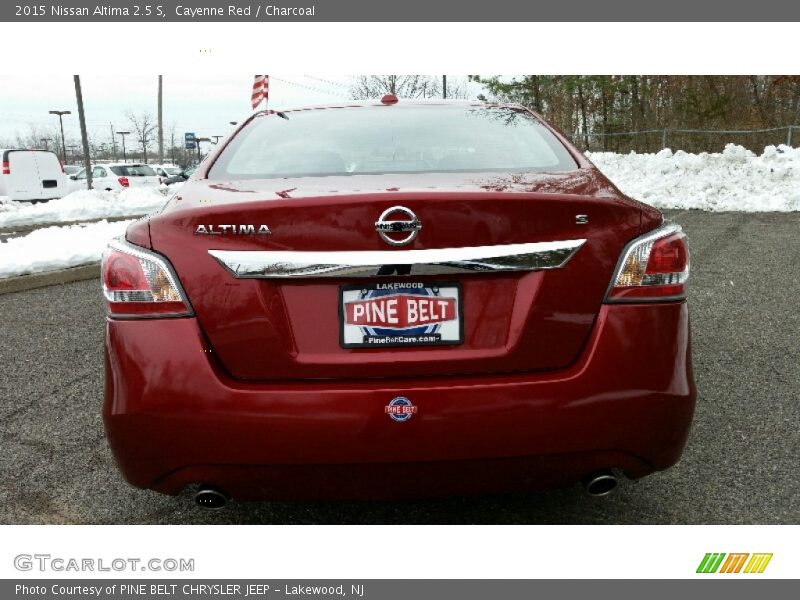 Cayenne Red / Charcoal 2015 Nissan Altima 2.5 S