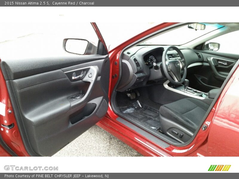 Cayenne Red / Charcoal 2015 Nissan Altima 2.5 S