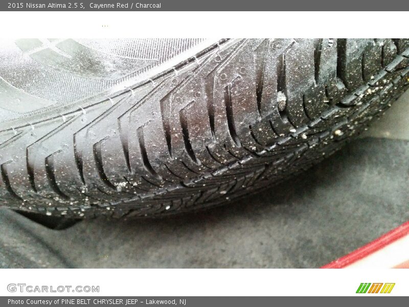 Cayenne Red / Charcoal 2015 Nissan Altima 2.5 S