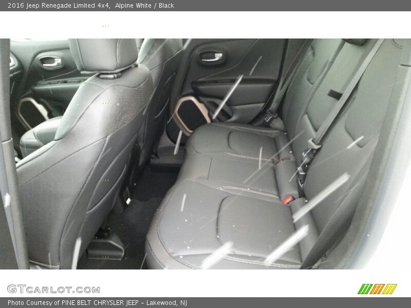 Alpine White / Black 2016 Jeep Renegade Limited 4x4