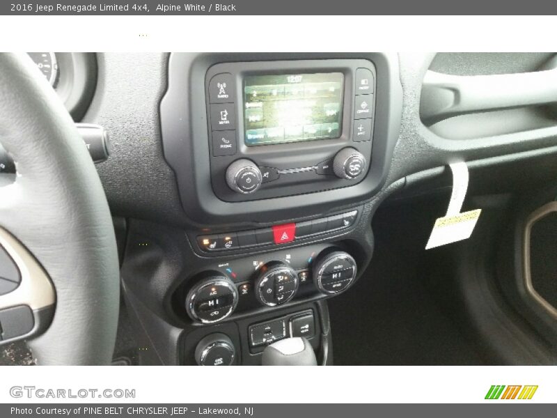 Alpine White / Black 2016 Jeep Renegade Limited 4x4