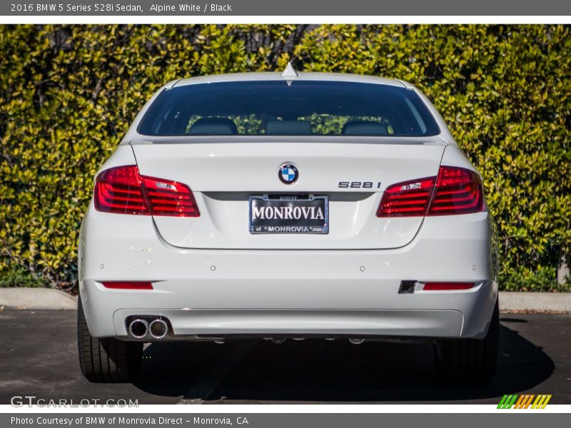 Alpine White / Black 2016 BMW 5 Series 528i Sedan