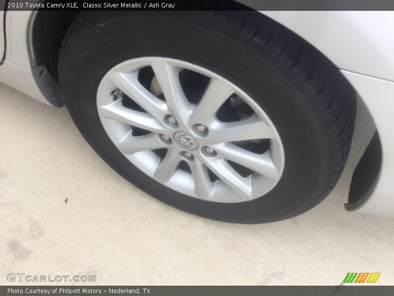 Classic Silver Metallic / Ash Gray 2010 Toyota Camry XLE