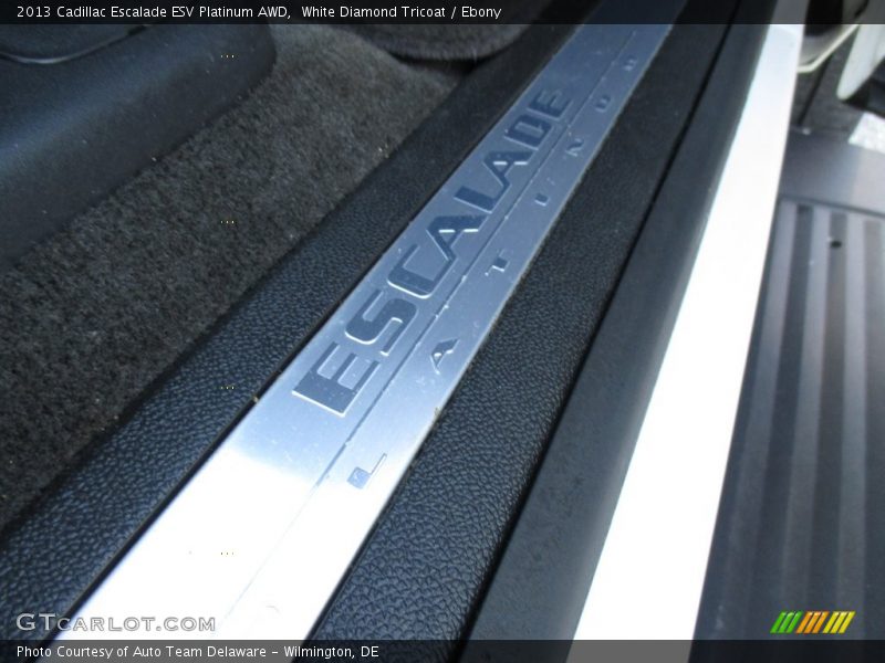 White Diamond Tricoat / Ebony 2013 Cadillac Escalade ESV Platinum AWD