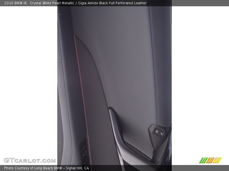 Crystal White Pearl Metallic / Gigia Amido Black Full Perforated Leather 2016 BMW i8