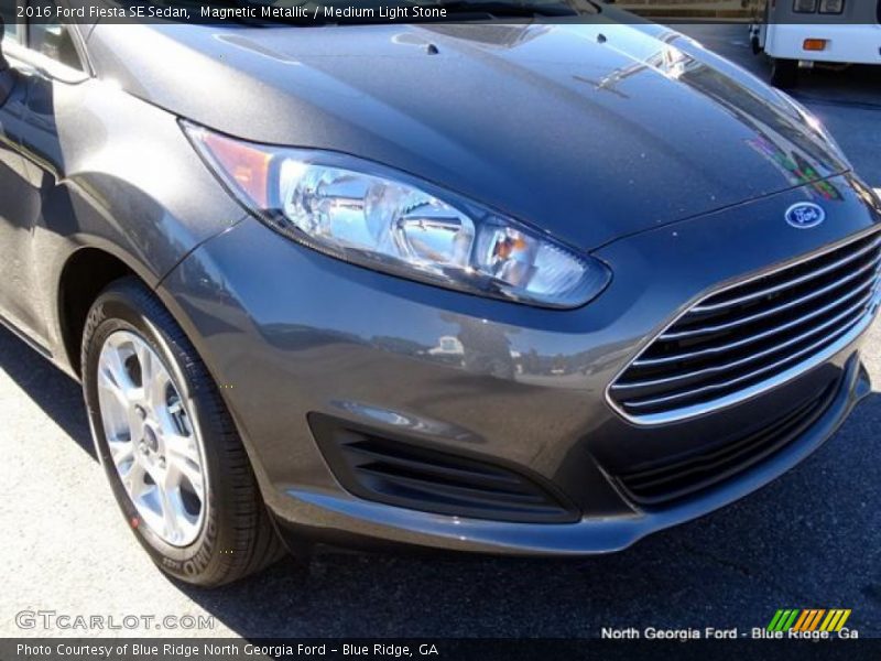 Magnetic Metallic / Medium Light Stone 2016 Ford Fiesta SE Sedan