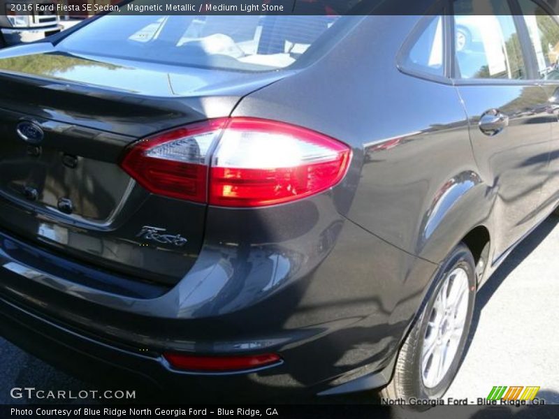 Magnetic Metallic / Medium Light Stone 2016 Ford Fiesta SE Sedan