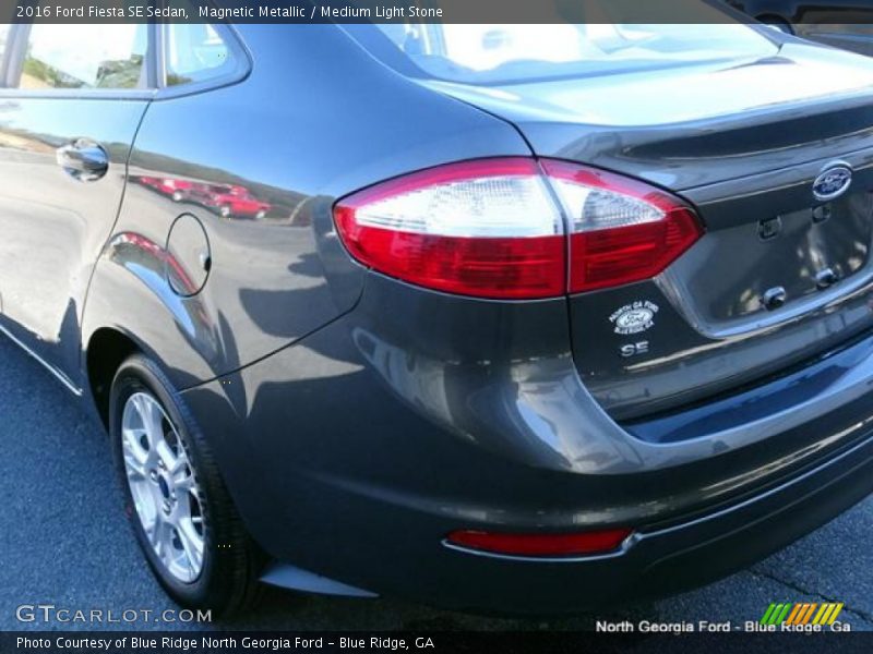 Magnetic Metallic / Medium Light Stone 2016 Ford Fiesta SE Sedan
