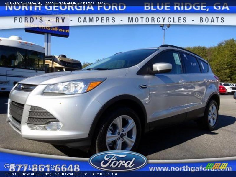 Ingot Silver Metallic / Charcoal Black 2016 Ford Escape SE