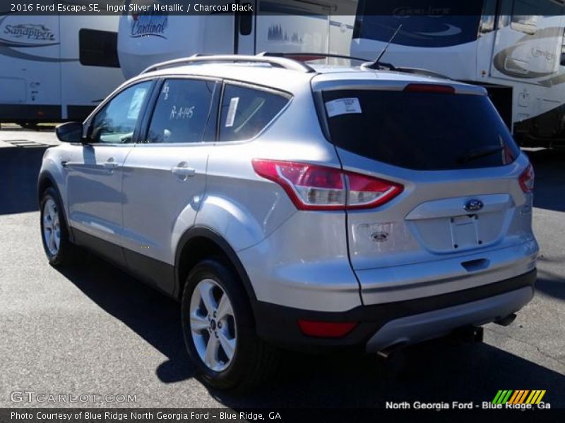 Ingot Silver Metallic / Charcoal Black 2016 Ford Escape SE