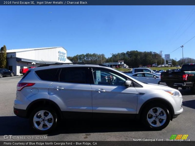 Ingot Silver Metallic / Charcoal Black 2016 Ford Escape SE