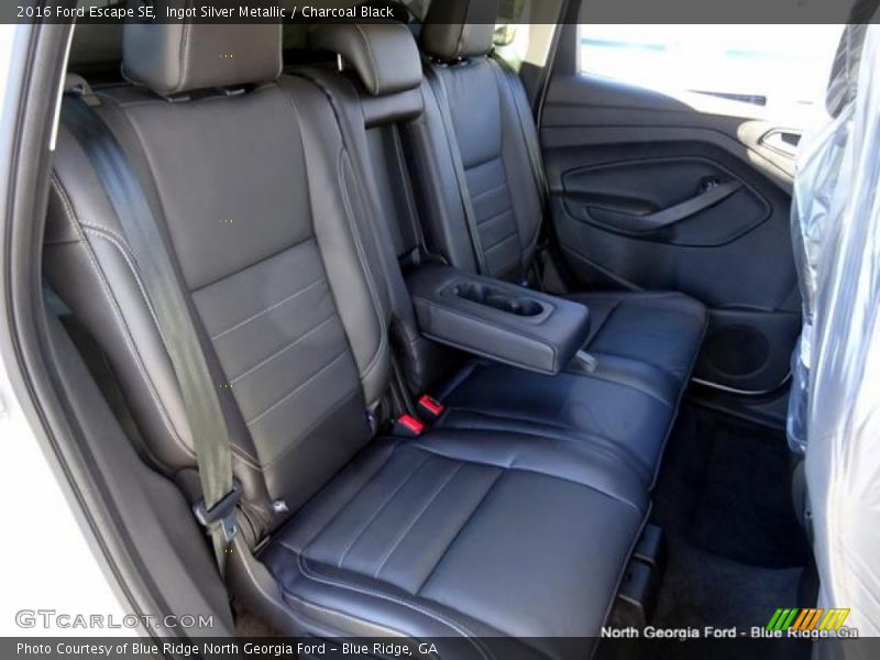 Ingot Silver Metallic / Charcoal Black 2016 Ford Escape SE