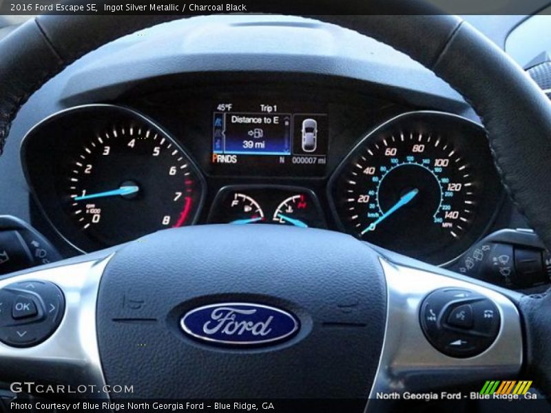 Ingot Silver Metallic / Charcoal Black 2016 Ford Escape SE