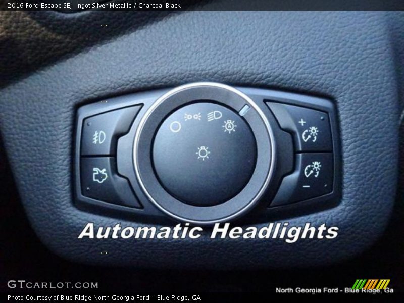 Ingot Silver Metallic / Charcoal Black 2016 Ford Escape SE