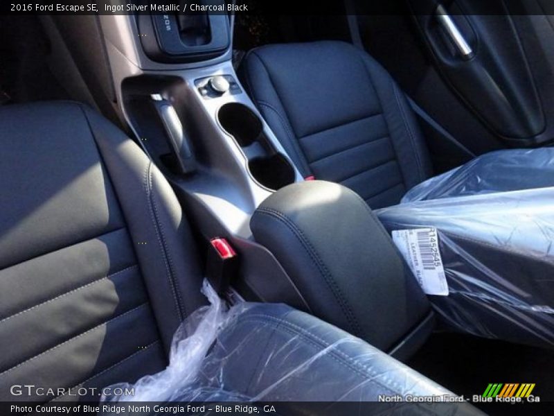 Ingot Silver Metallic / Charcoal Black 2016 Ford Escape SE