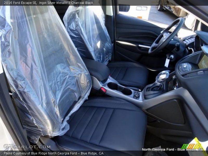 Ingot Silver Metallic / Charcoal Black 2016 Ford Escape SE