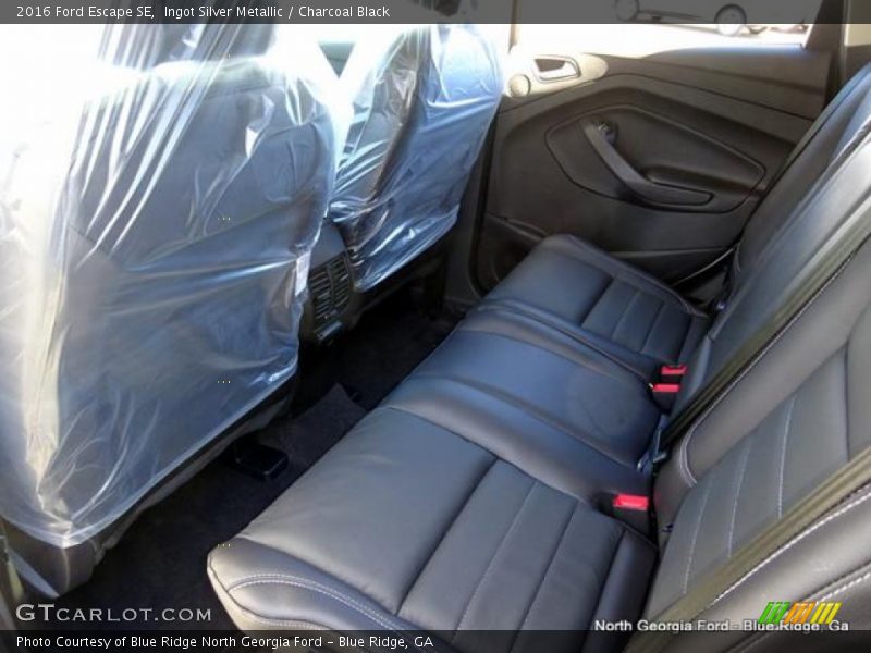 Ingot Silver Metallic / Charcoal Black 2016 Ford Escape SE