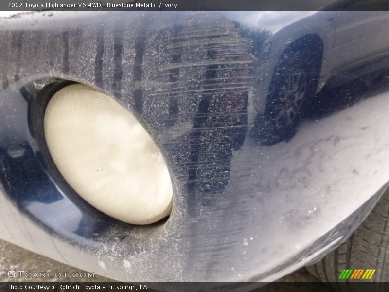 Bluestone Metallic / Ivory 2002 Toyota Highlander V6 4WD