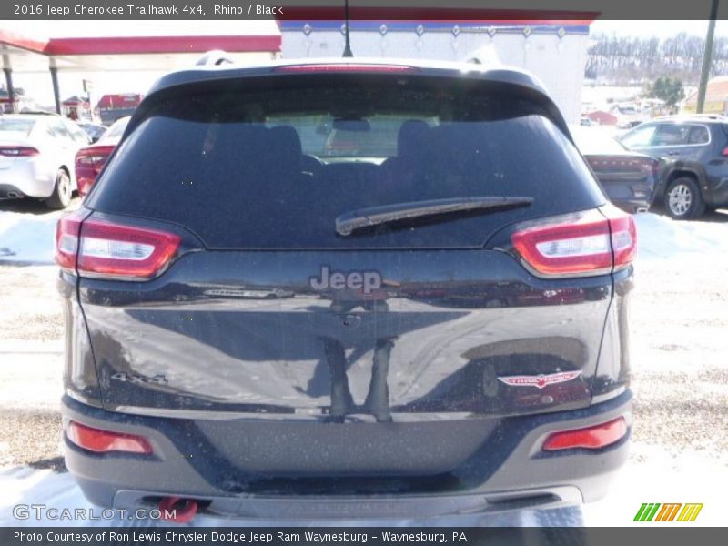 Rhino / Black 2016 Jeep Cherokee Trailhawk 4x4