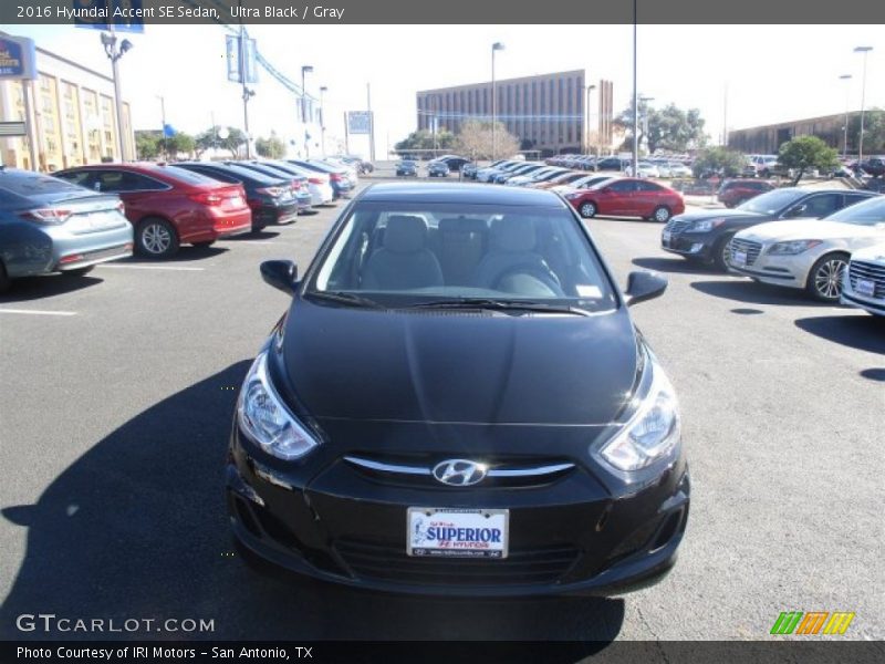 Ultra Black / Gray 2016 Hyundai Accent SE Sedan