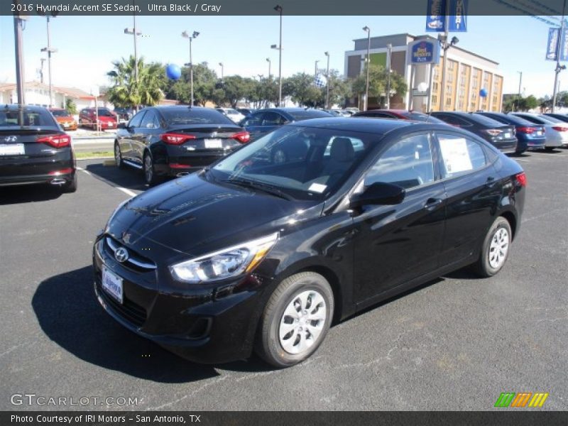 Ultra Black / Gray 2016 Hyundai Accent SE Sedan