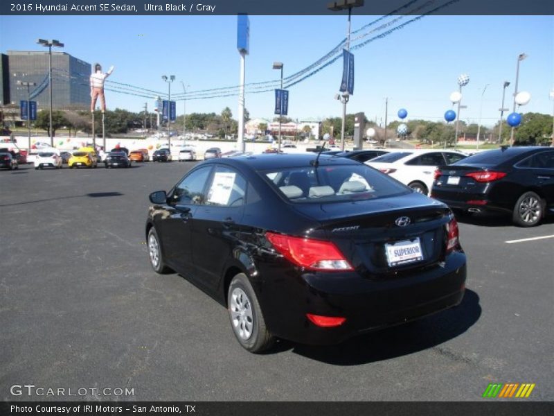 Ultra Black / Gray 2016 Hyundai Accent SE Sedan