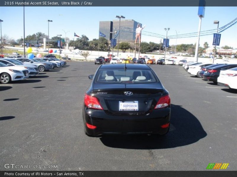 Ultra Black / Gray 2016 Hyundai Accent SE Sedan